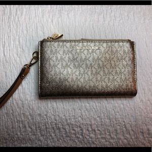 Michael Kors Wristlet Wallet